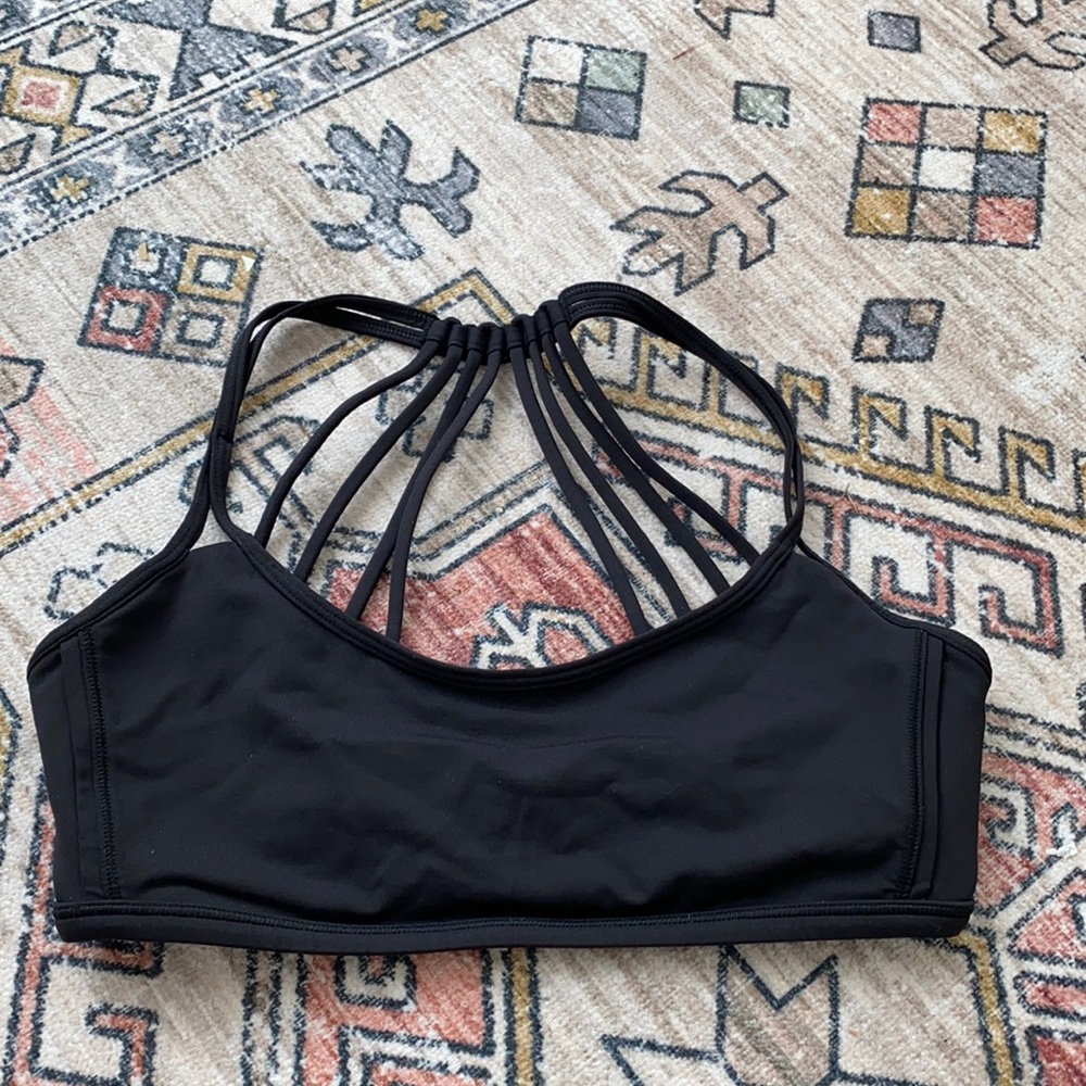 Lulu sports bra - beautiful straps